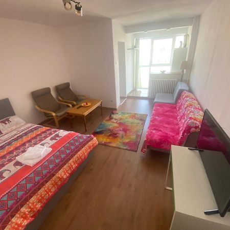 Lovely 1 Bedroom Near Arena Nationala With Ac And Free Street Parking Bucarest Exterior foto