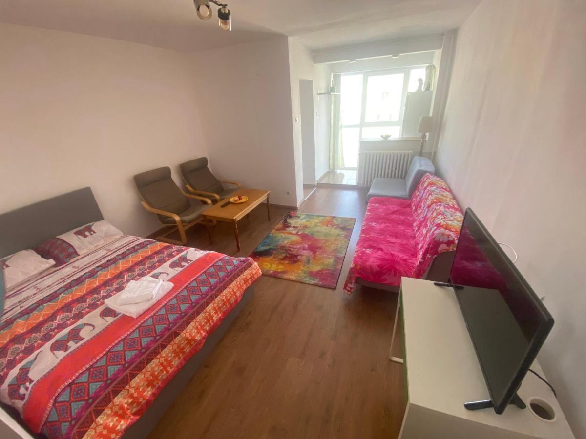 Lovely 1 Bedroom Near Arena Nationala With Ac And Free Street Parking Bucarest Exterior foto