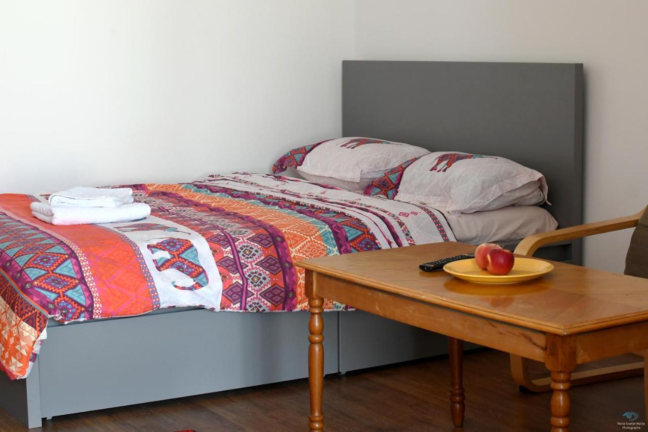 Lovely 1 Bedroom Apartment With Free Street Parking Bucarest Exterior foto